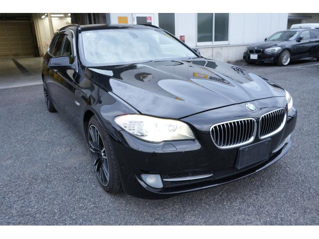 ５シリーズ ５３５ｉツーリング　パノラマサンルーフ　黒革　コンフォートＰＫＧ　走行中ＴＶ可能　レザーシート　パワーバックドア　ＥＴＣ　Ｂカメラ（26枚目）