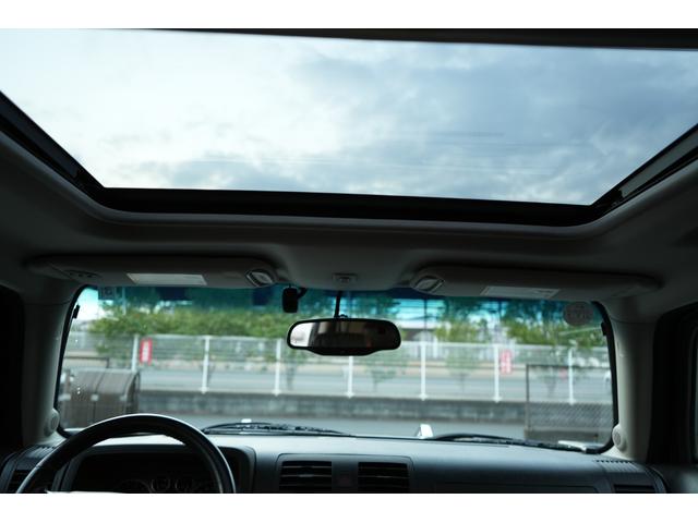 ハマーＨ３ 　タイプＧ　左ハンドル　サンルーフ　正規ディーラー車（保証書＆取説）　ツートンレザーシート　パワーシート　社外ナビ　Ｂｌｕｅｔｏｏｔｈ　Ｂカメラ　記録簿　ＴＶ（5枚目）