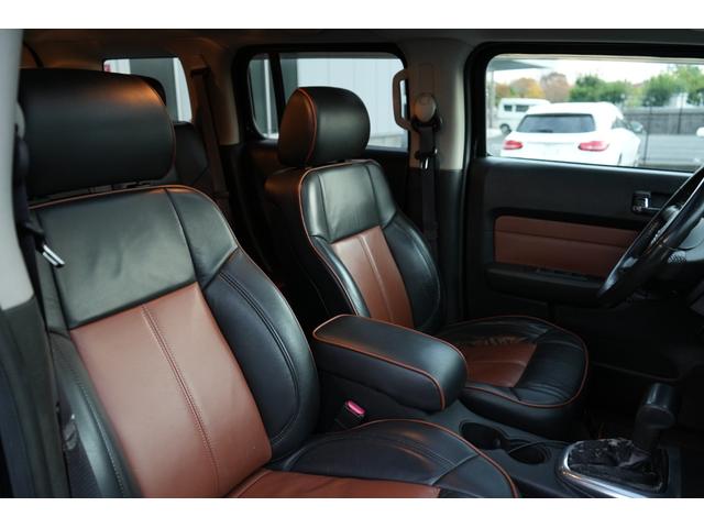 ハマーＨ３ 　タイプＧ　左ハンドル　サンルーフ　正規ディーラー車（保証書＆取説）　ツートンレザーシート　パワーシート　社外ナビ　Ｂｌｕｅｔｏｏｔｈ　Ｂカメラ　記録簿　ＴＶ（6枚目）