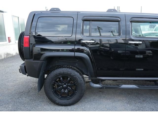 ハマーＨ３ 　タイプＧ　左ハンドル　サンルーフ　正規ディーラー車（保証書＆取説）　ツートンレザーシート　パワーシート　社外ナビ　Ｂｌｕｅｔｏｏｔｈ　Ｂカメラ　記録簿　ＴＶ（15枚目）