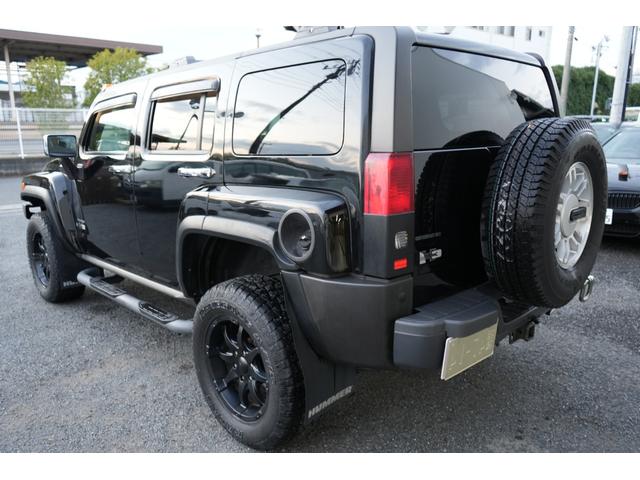 ハマーＨ３ 　タイプＧ　左ハンドル　サンルーフ　正規ディーラー車（保証書＆取説）　ツートンレザーシート　パワーシート　社外ナビ　Ｂｌｕｅｔｏｏｔｈ　Ｂカメラ　記録簿　ＴＶ（18枚目）