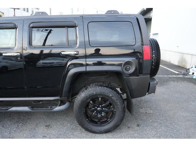 ハマーＨ３ 　タイプＧ　左ハンドル　サンルーフ　正規ディーラー車（保証書＆取説）　ツートンレザーシート　パワーシート　社外ナビ　Ｂｌｕｅｔｏｏｔｈ　Ｂカメラ　記録簿　ＴＶ（19枚目）