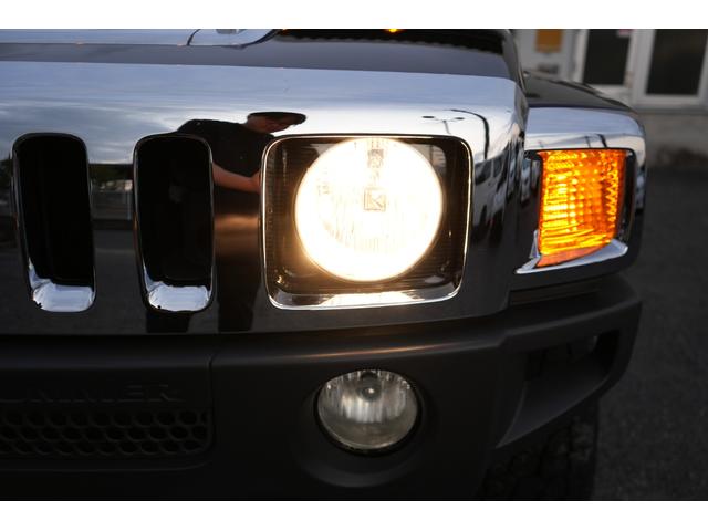 ハマーＨ３ 　タイプＧ　左ハンドル　サンルーフ　正規ディーラー車（保証書＆取説）　ツートンレザーシート　パワーシート　社外ナビ　Ｂｌｕｅｔｏｏｔｈ　Ｂカメラ　記録簿　ＴＶ（27枚目）