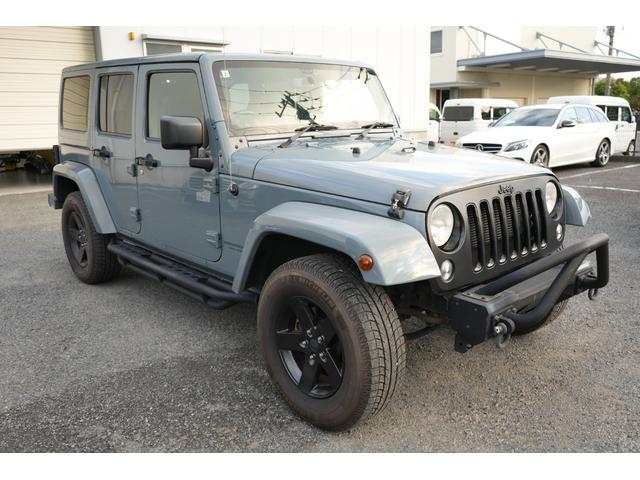 ジープ・ラングラーアンリミテッド アルティテュード 限定車 社外4本出しマフラー バンパーガード 社外リアバンパー 社外ナビBluetooth Bカメラ シートヒーター 社外サイドステップ ブラックレザーシート リアナンバープレート移植(18枚目)