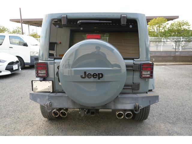 ジープ・ラングラーアンリミテッド アルティテュード 限定車 社外4本出しマフラー バンパーガード 社外リアバンパー 社外ナビBluetooth Bカメラ シートヒーター 社外サイドステップ ブラックレザーシート リアナンバープレート移植(21枚目)