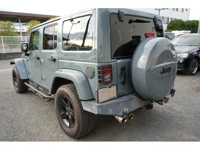 ジープ・ラングラーアンリミテッド アルティテュード 限定車 社外4本出しマフラー バンパーガード 社外リアバンパー 社外ナビBluetooth Bカメラ シートヒーター 社外サイドステップ ブラックレザーシート リアナンバープレート移植(22枚目)