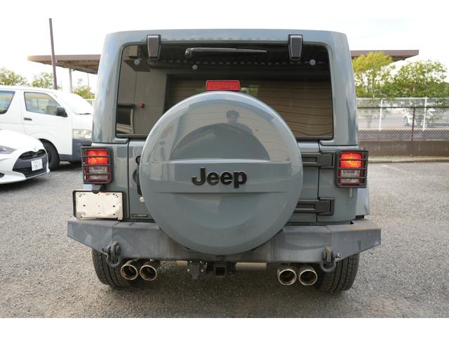 ジープ・ラングラーアンリミテッド アルティテュード 限定車 社外4本出しマフラー バンパーガード 社外リアバンパー 社外ナビBluetooth Bカメラ シートヒーター 社外サイドステップ ブラックレザーシート リアナンバープレート移植(33枚目)
