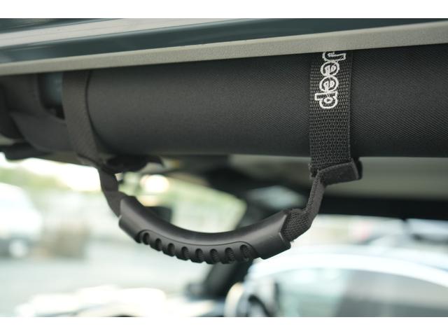 ジープ・ラングラーアンリミテッド アルティテュード 限定車 社外4本出しマフラー バンパーガード 社外リアバンパー 社外ナビBluetooth Bカメラ シートヒーター 社外サイドステップ ブラックレザーシート リアナンバープレート移植(41枚目)