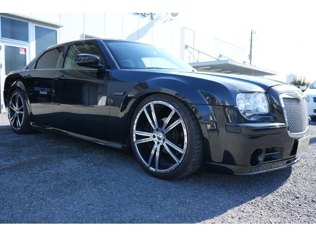 クライスラー・３００Ｃ ３．５　左ハンドル　２２インチアルミ　シートカバー　Ｂｌｕｅｔｏｏｔｈ　Ｂカメラ　ナビ　ＴＶ（12枚目）