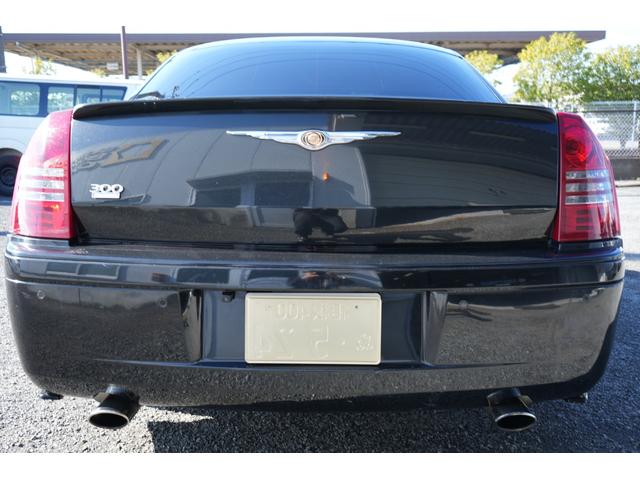 クライスラー・３００Ｃ ３．５　左ハンドル　２２インチアルミ　シートカバー　Ｂｌｕｅｔｏｏｔｈ　Ｂカメラ　ナビ　ＴＶ（16枚目）