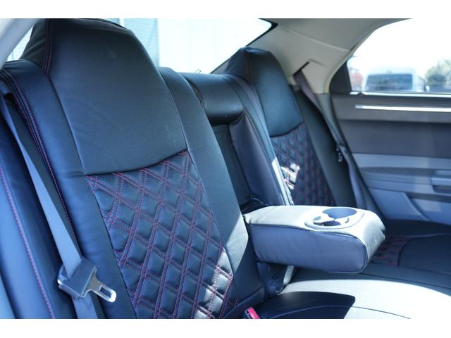 クライスラー・３００Ｃ ３．５　左ハンドル　２２インチアルミ　シートカバー　Ｂｌｕｅｔｏｏｔｈ　Ｂカメラ　ナビ　ＴＶ（20枚目）