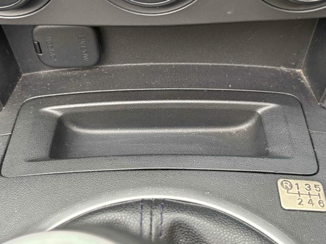 ロードスター ＲＳ　オープンカー　ドライブレコーダー　ＥＴＣ　バックカメラ　ＨＩＤ　ＭＴ　キーレスエントリー　アルミホイール　盗難防止システム　衝突安全ボディ　ＡＢＳ　Ｂｌｕｅｔｏｏｔｈ　エアコン　パワーステアリング（33枚目）