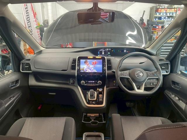 セレナ ｅ－パワー　ハイウェイスターＶ　純正ナビ　全方位モニター　フリップダウンリヤモニター　両側パワースライドドア　ＬＥＤヘッドライト　純正アルミホイール　ＥＴＣ　ドライブレコーダー（9枚目）