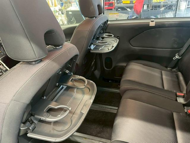 セレナ ｅ－パワー　ハイウェイスターＶ　純正ナビ　全方位モニター　フリップダウンリヤモニター　両側パワースライドドア　ＬＥＤヘッドライト　純正アルミホイール　ＥＴＣ　ドライブレコーダー（12枚目）