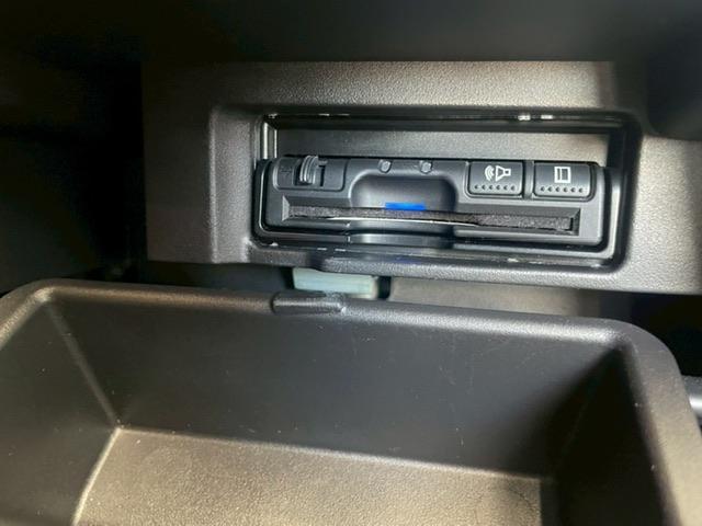 セレナ ｅ－パワー　ハイウェイスターＶ　純正ナビ　全方位モニター　フリップダウンリヤモニター　両側パワースライドドア　ＬＥＤヘッドライト　純正アルミホイール　ＥＴＣ　ドライブレコーダー（17枚目）