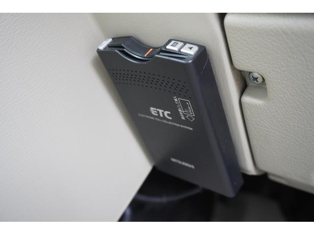ラシーン タイプＡ　サンルーフ　カーナビ　前後ドライブレコーダー　ＥＴＣ　ウッドパネル　地図柄シート　ルーフレール　ＹＯＫＯＨＡＭＡタイヤ　スペアタイヤキャリア　１５００ＣＣ（32枚目）