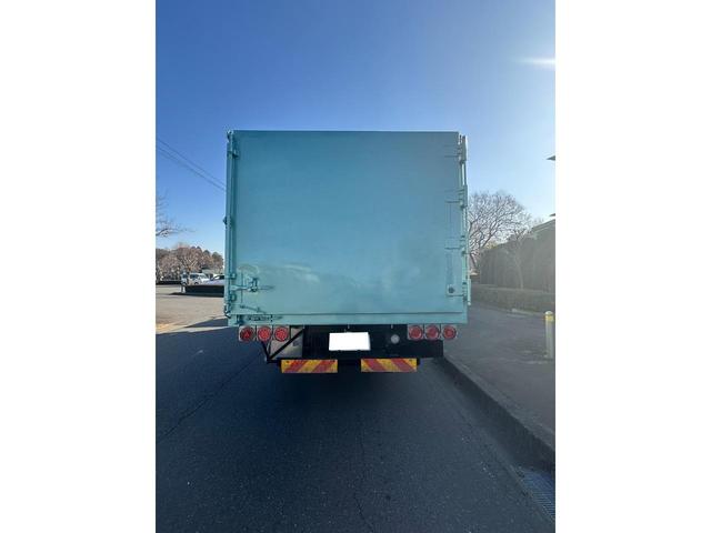 ファイター 　ＭＴ　後輪ダブル　ＥＴＣ　バックカメラ　エアコン　パワーウィンドウ　運転席エアバッグ（9枚目）