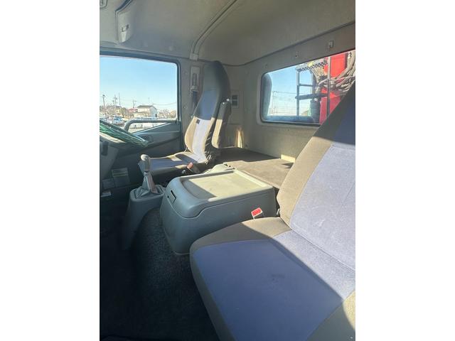 ファイター 　ＭＴ　後輪ダブル　ＥＴＣ　バックカメラ　エアコン　パワーウィンドウ　運転席エアバッグ（16枚目）