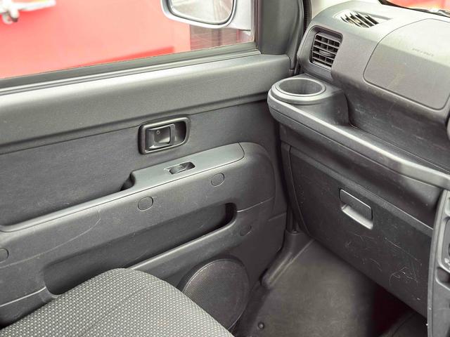 ハイゼットカーゴ クルーズSAIII 軽バン AT 衝突被害軽減システム クリアランスソナー ETC 両側スライドドア アイドリングストップ 電動格納ミラー オートマチックハイビーム ESC エアコン パワーウィンドウ 運転席エアバッグ(28枚目)