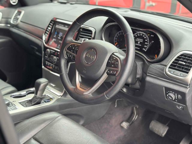 ジープ・グランドチェロキー リミテッド　ドライブレコーダー　バックカメラ　クリアランスソナー　レーンアシスト　パワーシート　パークアシスト　ナビ　アルミホイール　スマートキー　アイドリングストップ　シートヒーター　ＣＶＴ　ＵＳＢ（17枚目）