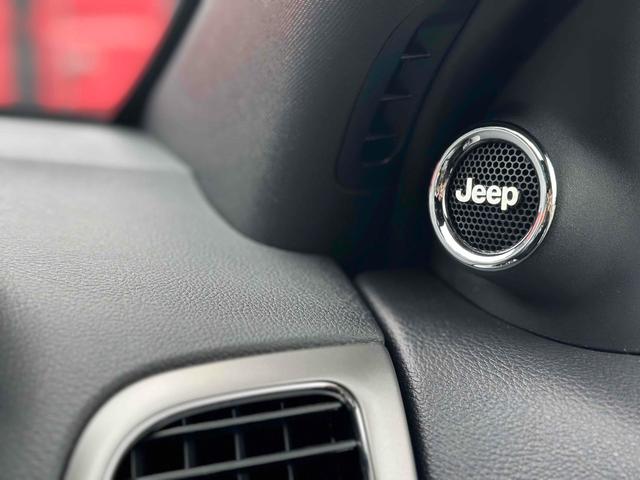 ジープ・グランドチェロキー リミテッド　ドライブレコーダー　バックカメラ　クリアランスソナー　レーンアシスト　パワーシート　パークアシスト　ナビ　アルミホイール　スマートキー　アイドリングストップ　シートヒーター　ＣＶＴ　ＵＳＢ（30枚目）