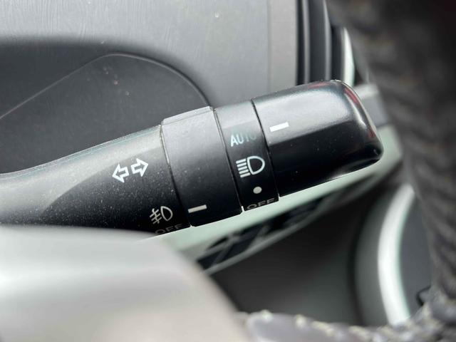プリウス Ｓ　ＬＥＤエディション　ＥＴＣ　バックカメラ　ナビ　ＴＶ　アルミホイール　オートライト　ヘッドライトウォッシャー　ＣＶＴ　電動格納ミラー　エアコン　パワーステアリング　パワーウィンドウ（20枚目）
