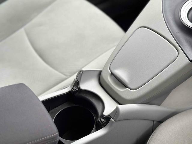 プリウス Ｓ　ＬＥＤエディション　ＥＴＣ　バックカメラ　ナビ　ＴＶ　アルミホイール　オートライト　ヘッドライトウォッシャー　ＣＶＴ　電動格納ミラー　エアコン　パワーステアリング　パワーウィンドウ（28枚目）