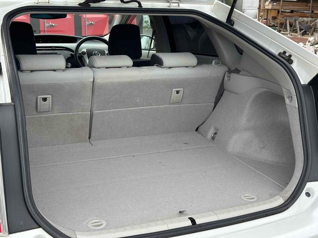 プリウス Ｓ　ＬＥＤエディション　ＥＴＣ　バックカメラ　ナビ　ＴＶ　アルミホイール　オートライト　ヘッドライトウォッシャー　ＣＶＴ　電動格納ミラー　エアコン　パワーステアリング　パワーウィンドウ（34枚目）