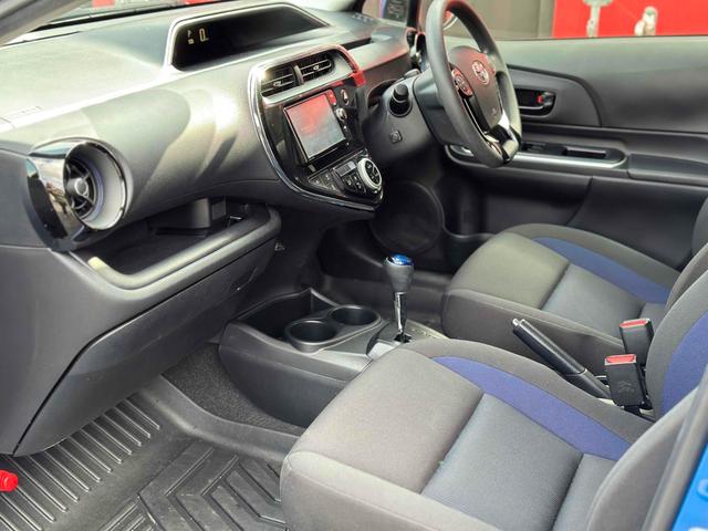 アクア Ｓ　ドライブレコーダー　ＥＴＣ　バックカメラ　ナビ　ＴＶ　レーンアシスト　衝突被害軽減システム　オートマチックハイビーム　オートライト　スマートキー　電動格納ミラー　ＣＶＴ　盗難防止システム（12枚目）