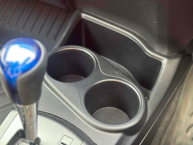 アクア Ｓ　ドライブレコーダー　ＥＴＣ　バックカメラ　ナビ　ＴＶ　レーンアシスト　衝突被害軽減システム　オートマチックハイビーム　オートライト　スマートキー　電動格納ミラー　ＣＶＴ　盗難防止システム（27枚目）