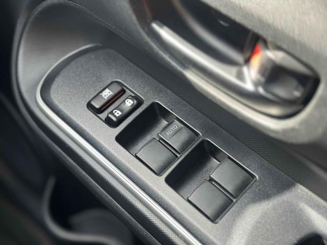 アクア Ｓ　ドライブレコーダー　ＥＴＣ　バックカメラ　ナビ　ＴＶ　レーンアシスト　衝突被害軽減システム　オートマチックハイビーム　オートライト　スマートキー　電動格納ミラー　ＣＶＴ　盗難防止システム（30枚目）