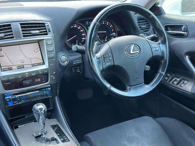 ＩＳ ＩＳ２５０　ＥＴＣ　オートクルーズコントロール　バックカメラ　ナビ　アルミホイール　オートライト　ＣＶＴ　スマートキー　電動格納ミラー　パワーシート　ＣＤ　ＵＳＢ　ミュージックプレイヤー接続可　ＥＳＣ　エアコン（3枚目）