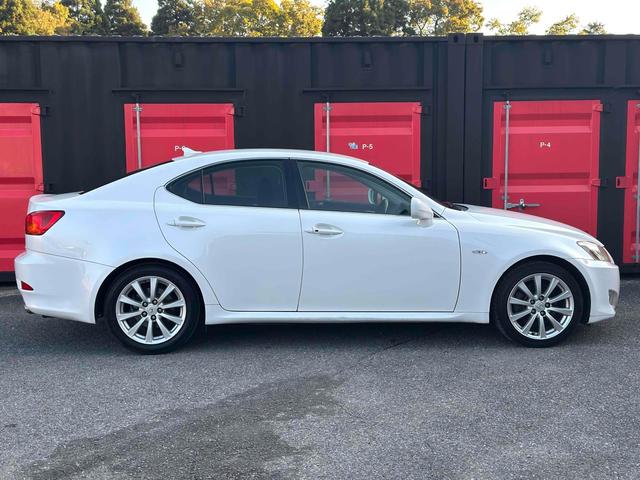 ＩＳ ＩＳ２５０　ＥＴＣ　オートクルーズコントロール　バックカメラ　ナビ　アルミホイール　オートライト　ＣＶＴ　スマートキー　電動格納ミラー　パワーシート　ＣＤ　ＵＳＢ　ミュージックプレイヤー接続可　ＥＳＣ　エアコン（4枚目）