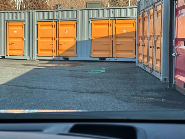 プリウス Ｇツーリングセレクションレザーパッケージ　サンルーフ　ヘッドアップディスプレイ　ＥＴＣ　バックカメラ　ナビ　ＴＶ　クリアランスソナー　オートクルーズコントロール　パークアシスト　アルミホイール　オートライト　パワーシート　スマートキー（31枚目）