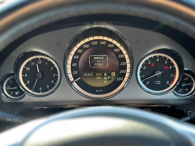 Ｅクラス 　バックカメラ　ナビ　ＴＶ　クリアランスソナー　オートクルーズコントロール　ＡＴ　サンルーフ　オートライト　スマートキー　電動格納ミラー　シートヒーター　アルミホイール　パワーシート　エアコン（20枚目）