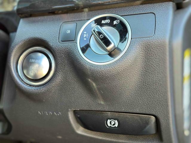 Ｅクラス 　バックカメラ　ナビ　ＴＶ　クリアランスソナー　オートクルーズコントロール　ＡＴ　サンルーフ　オートライト　スマートキー　電動格納ミラー　シートヒーター　アルミホイール　パワーシート　エアコン（26枚目）