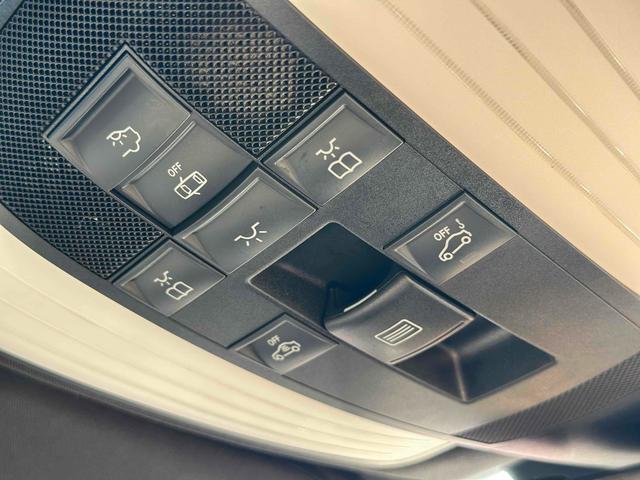 Ｅクラス 　バックカメラ　ナビ　ＴＶ　クリアランスソナー　オートクルーズコントロール　ＡＴ　サンルーフ　オートライト　スマートキー　電動格納ミラー　シートヒーター　アルミホイール　パワーシート　エアコン（34枚目）