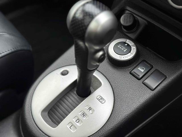 発進時や後退時に必ず操作するレバーです。操作のしやすさが肝になってきます。ぜひ一度体感してください。