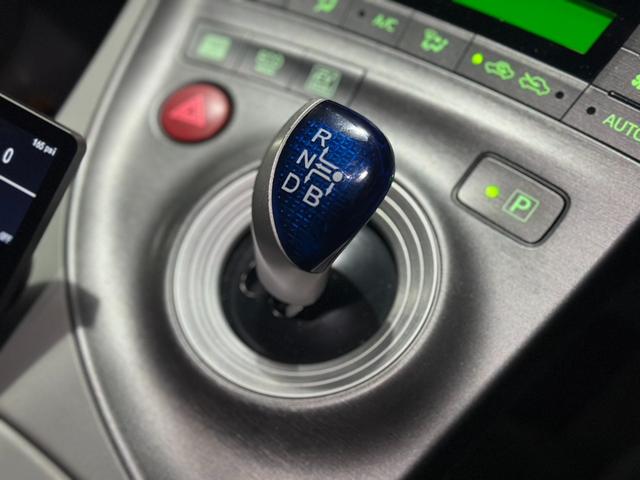 プリウス G 内外装フルUS仕様/サンルーフ/エアメクストエアサス/アクアレザーパッケージシート/carrozzeriaサブウーファー/ETC/バックカメラ/Bluetooth(5枚目)