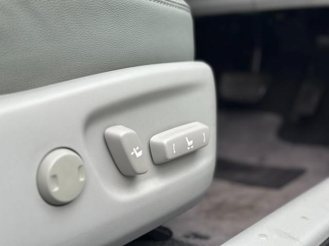 プリウス G 内外装フルUS仕様/サンルーフ/エアメクストエアサス/アクアレザーパッケージシート/carrozzeriaサブウーファー/ETC/バックカメラ/Bluetooth(30枚目)