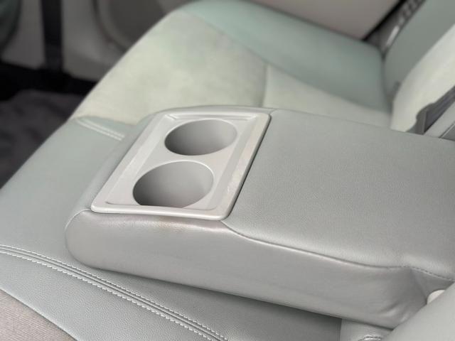 プリウス G 内外装フルUS仕様/サンルーフ/エアメクストエアサス/アクアレザーパッケージシート/carrozzeriaサブウーファー/ETC/バックカメラ/Bluetooth(31枚目)