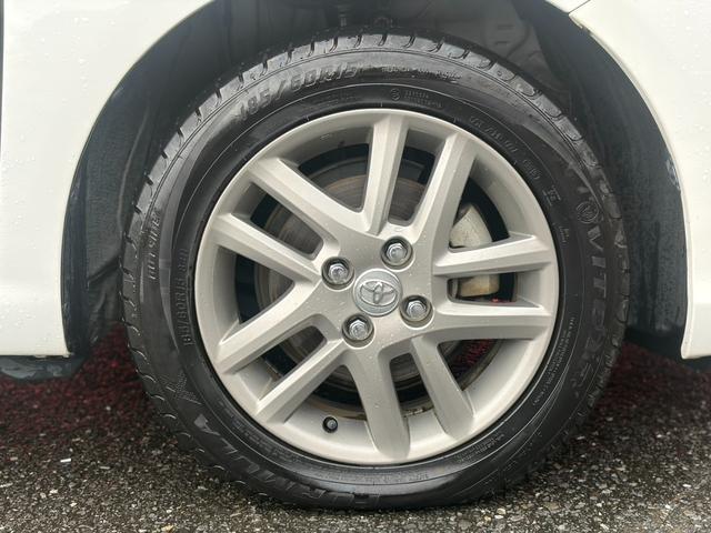 カローラフィールダー ハイブリッドＧ　ルーフレール　ＬＥＤヘッドライトＰＫＧ　シートヒーター　フルセグ地デジＴＶ　カーテンエアバッグ　ＤＶＤ　ワイヤレスキー　盗難防止　パワーウィンド　横滑防止装置　ＡＡＣ　ＡＢＳ　メモリナビ　ＥＴＣ（5枚目）