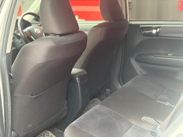 カローラフィールダー ハイブリッドＧ　ルーフレール　ＬＥＤヘッドライトＰＫＧ　シートヒーター　フルセグ地デジＴＶ　カーテンエアバッグ　ＤＶＤ　ワイヤレスキー　盗難防止　パワーウィンド　横滑防止装置　ＡＡＣ　ＡＢＳ　メモリナビ　ＥＴＣ（16枚目）