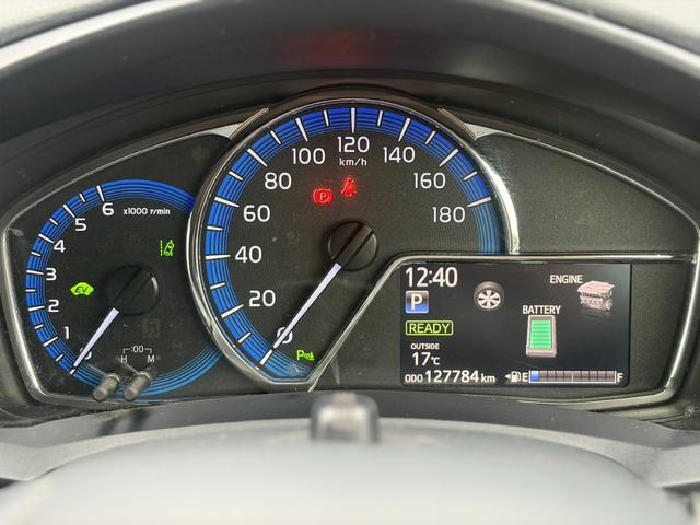 カローラフィールダー ハイブリッドＧ　ルーフレール　ＬＥＤヘッドライトＰＫＧ　シートヒーター　フルセグ地デジＴＶ　カーテンエアバッグ　ＤＶＤ　ワイヤレスキー　盗難防止　パワーウィンド　横滑防止装置　ＡＡＣ　ＡＢＳ　メモリナビ　ＥＴＣ（17枚目）