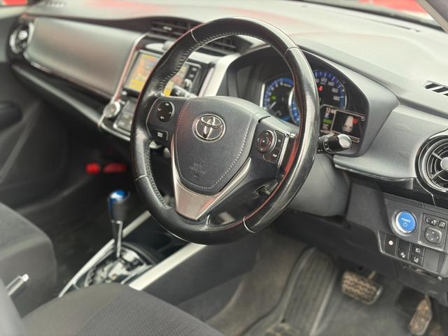 カローラフィールダー ハイブリッドＧ　ルーフレール　ＬＥＤヘッドライトＰＫＧ　シートヒーター　フルセグ地デジＴＶ　カーテンエアバッグ　ＤＶＤ　ワイヤレスキー　盗難防止　パワーウィンド　横滑防止装置　ＡＡＣ　ＡＢＳ　メモリナビ　ＥＴＣ（22枚目）