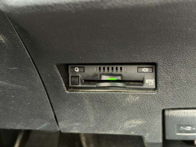 カローラフィールダー ハイブリッドＧ　ルーフレール　ＬＥＤヘッドライトＰＫＧ　シートヒーター　フルセグ地デジＴＶ　カーテンエアバッグ　ＤＶＤ　ワイヤレスキー　盗難防止　パワーウィンド　横滑防止装置　ＡＡＣ　ＡＢＳ　メモリナビ　ＥＴＣ（29枚目）