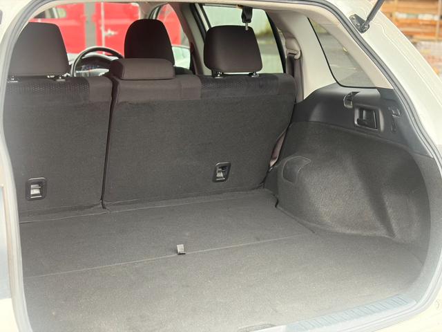 カローラフィールダー ハイブリッドＧ　ルーフレール　ＬＥＤヘッドライトＰＫＧ　シートヒーター　フルセグ地デジＴＶ　カーテンエアバッグ　ＤＶＤ　ワイヤレスキー　盗難防止　パワーウィンド　横滑防止装置　ＡＡＣ　ＡＢＳ　メモリナビ　ＥＴＣ（38枚目）