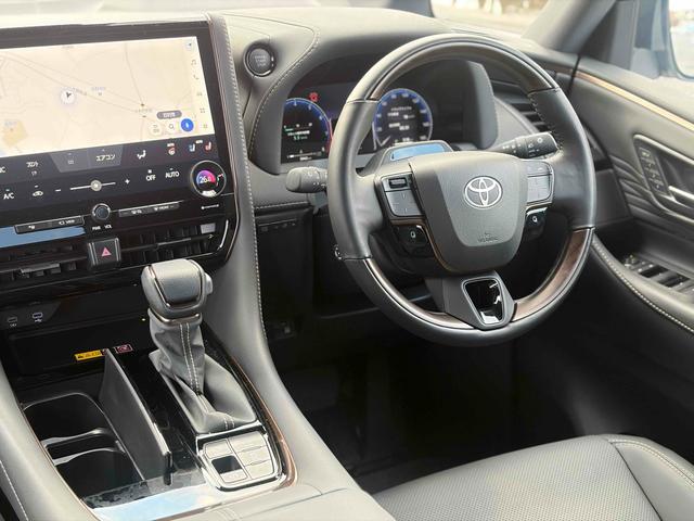 アルファード Ｚ　ユニバーサルステップ　ツインムーンルーフ　パノラマミックビューモニター　ミラーモニタ　トヨタチームメイト　アドバンストパーク　パーキングサポートブレーキ　ヘッドアップディスプレイ　１３．２後席モニター（3枚目）