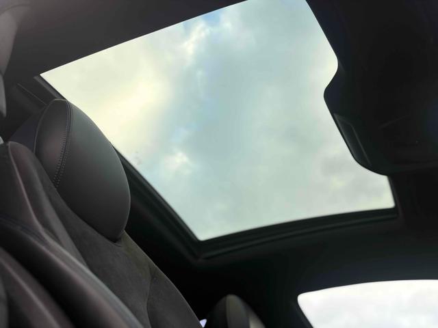 ���ׂĂ̍��ȂŎ��R�����ӂ��J���I�ȕ��͋C�����o�B