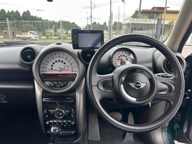 ＭＩＮＩ ワン　クロスオーバー　ＥＴＣ　ナビ　アルミホイール　キーレスエントリー　ＡＴ　盗難防止システム　ＡＢＳ　ＥＳＣ　ＣＤ　エアコン　パワーステアリング　パワーウィンドウ　取扱説明書有り　ワンオーナー車　禁煙車（9枚目）